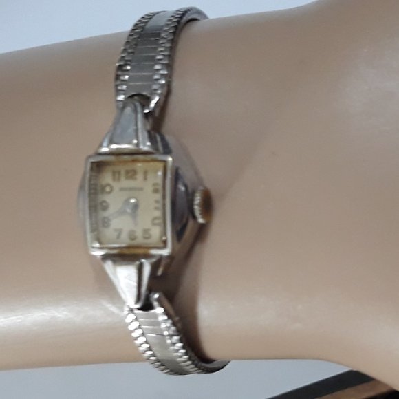 Benrus 17 Jewels Swiss Mechanical Wind up Watch